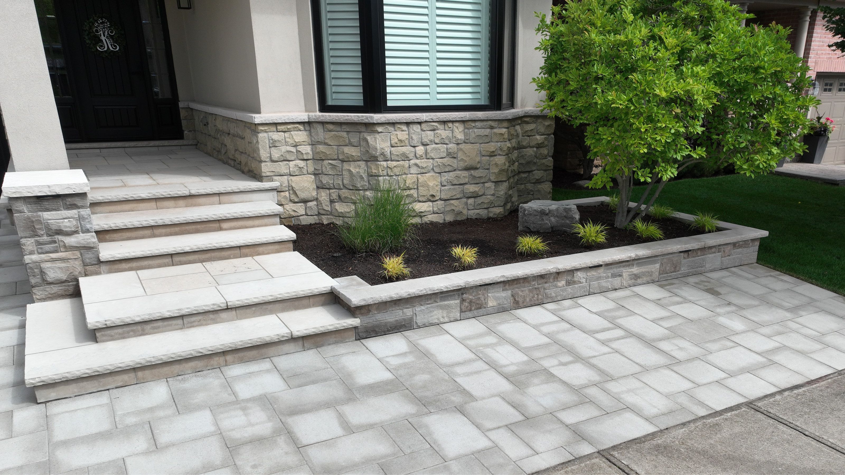 Front garden landscaping design