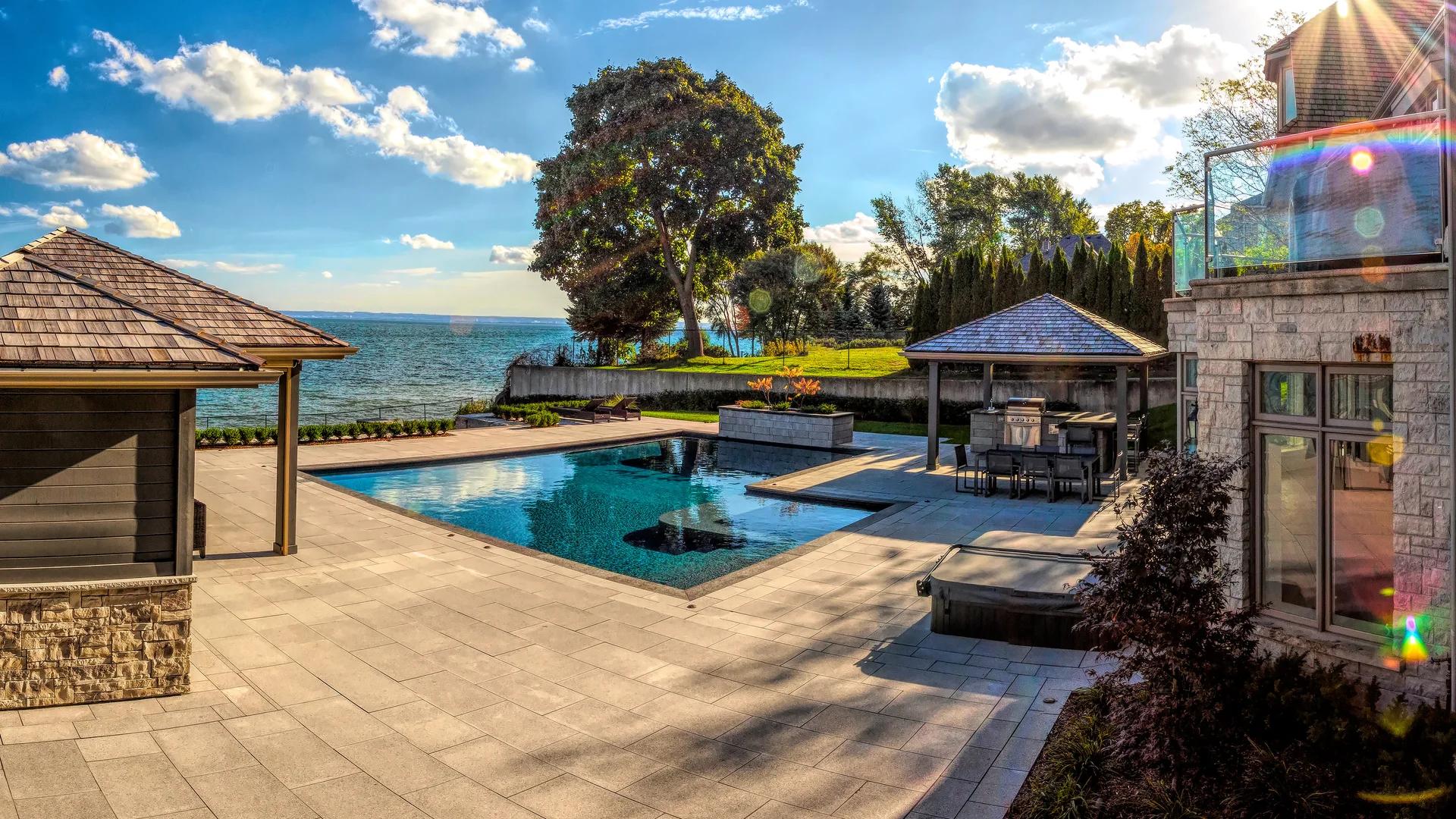 Burlington Landscaping Services - Professional Landscapers